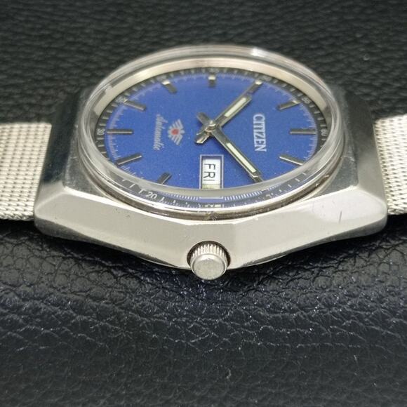 Vintage 1981 Citizen Automatic Mens Silver Watch W/daydate & Blue accents - Picture 5 of 10